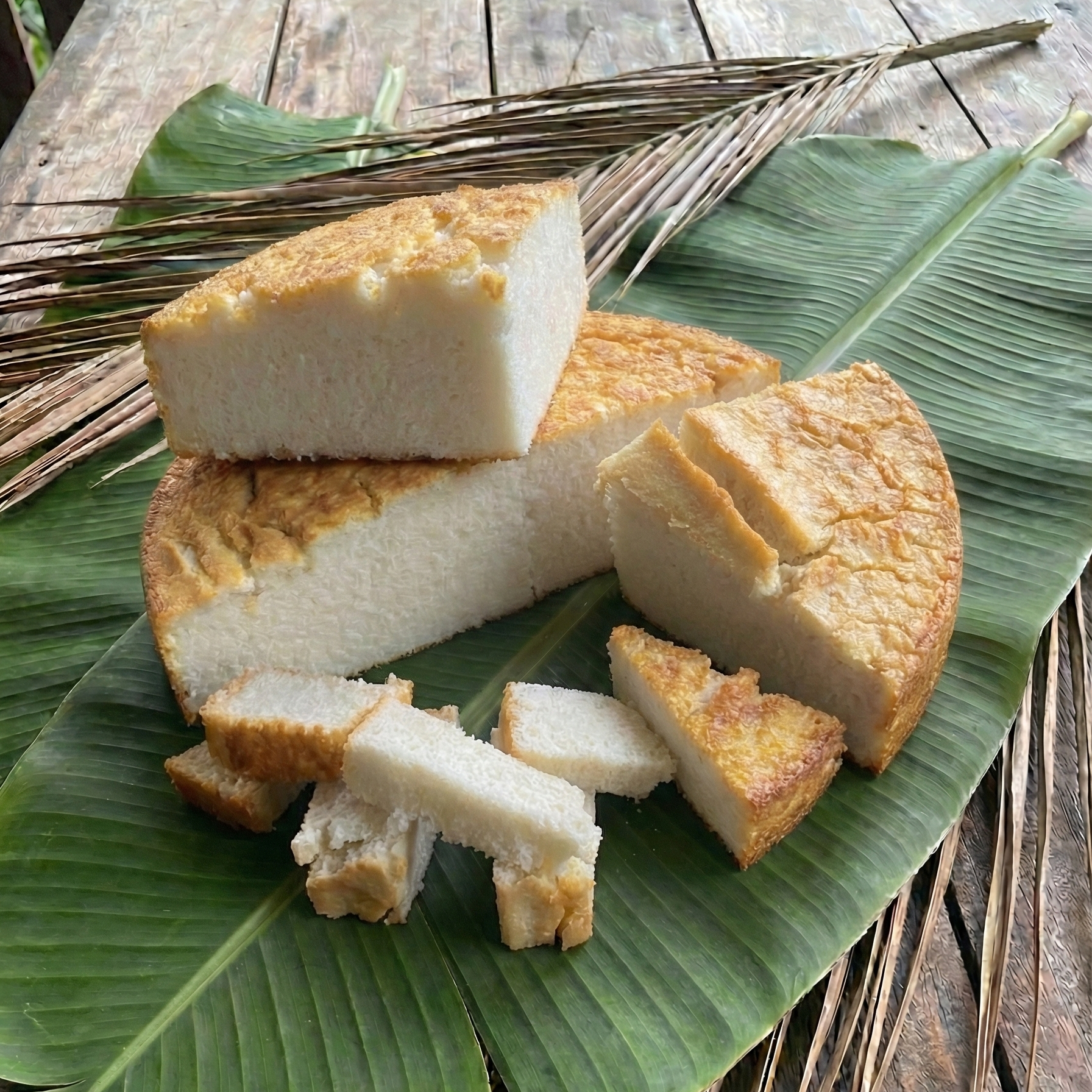 Mkatre Wa Sinia – Gâteau blanc au riz et lait de coco